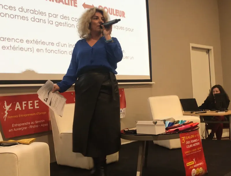 Mon histoire​, mon parcours pour devenir coach en image-Corinne Charlat-Renaissancez vous-coaching et conseil en image-relooking-coach en développement personnel-transformation personnelle-atelier estime de soi-coaching conseil particulier et professionnel-formation certifiante-Auvergne-Europe-4