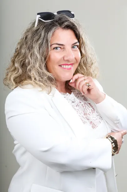 Mon histoire​, mon parcours pour devenir coach en image-Corinne Charlat-Renaissancez vous-coaching et conseil en image-relooking-coach en développement personnel-transformation personnelle-atelier estime de soi-coaching conseil particulier et professionnel-formation certifiante-Auvergne-Europe-4